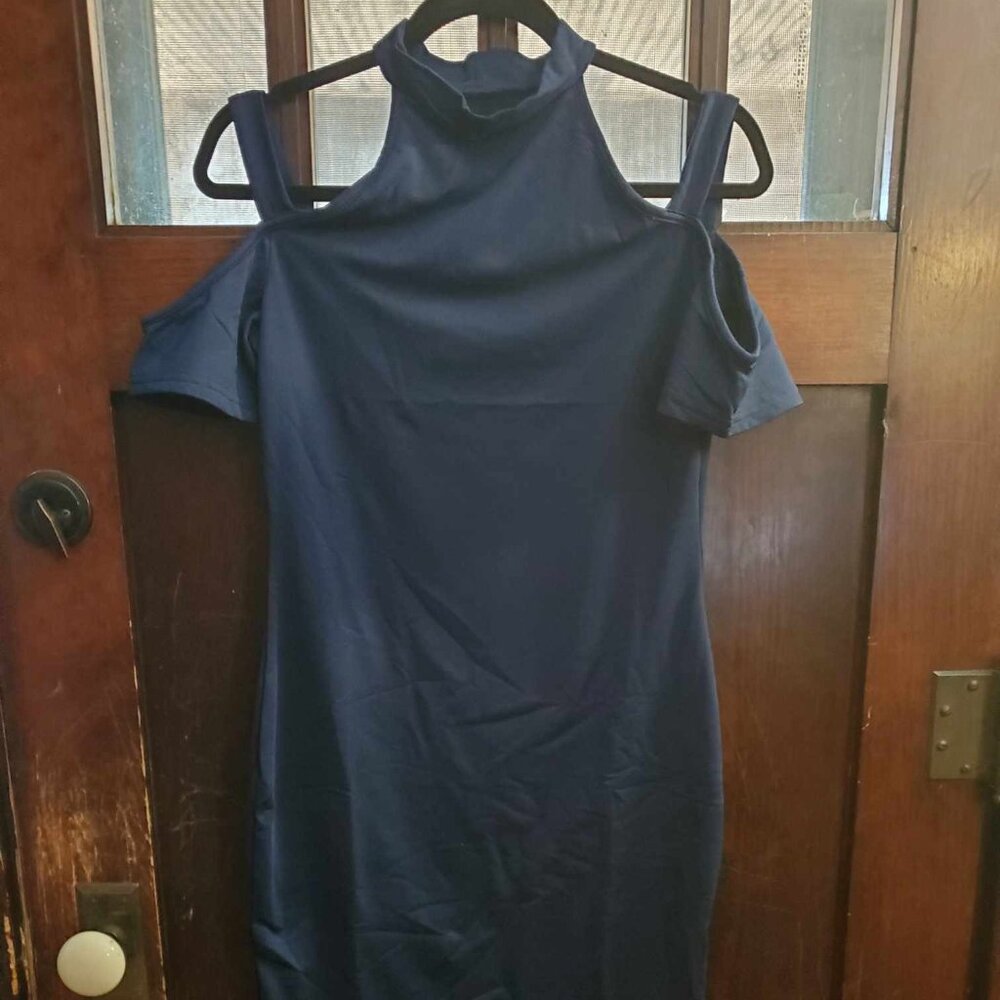 Navy Blue Open-Shoulder Strap Form-Fitting Dress